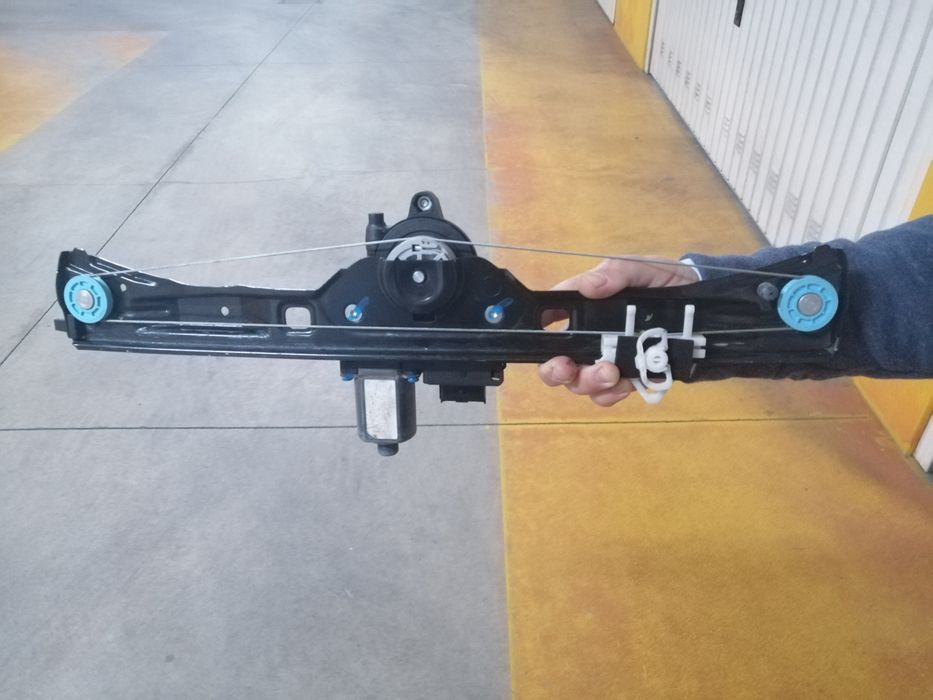 Vendo elevador de vidro novo