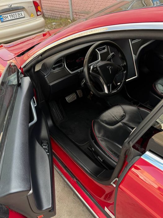 Tesla model S 85P