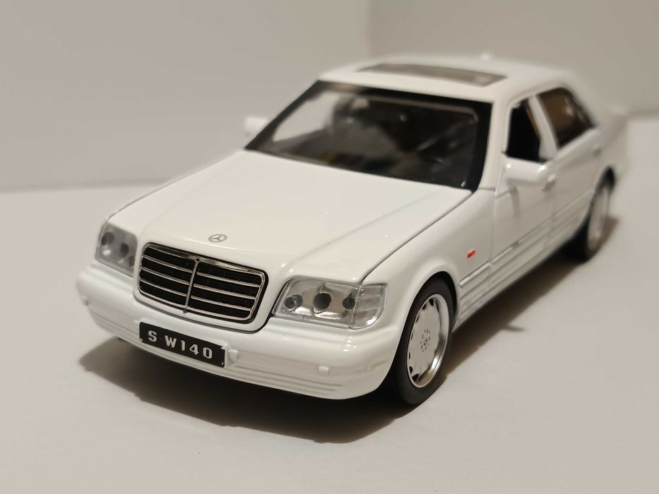 MODEL SAMOCHODU - MERCEDES W140 - SKALA 1:32 - biały połysk