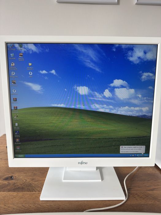 Retro Gaming PC Windows XP | Core 2 Quad Q6600 | Radeon HD 6800 | monitor 5:4