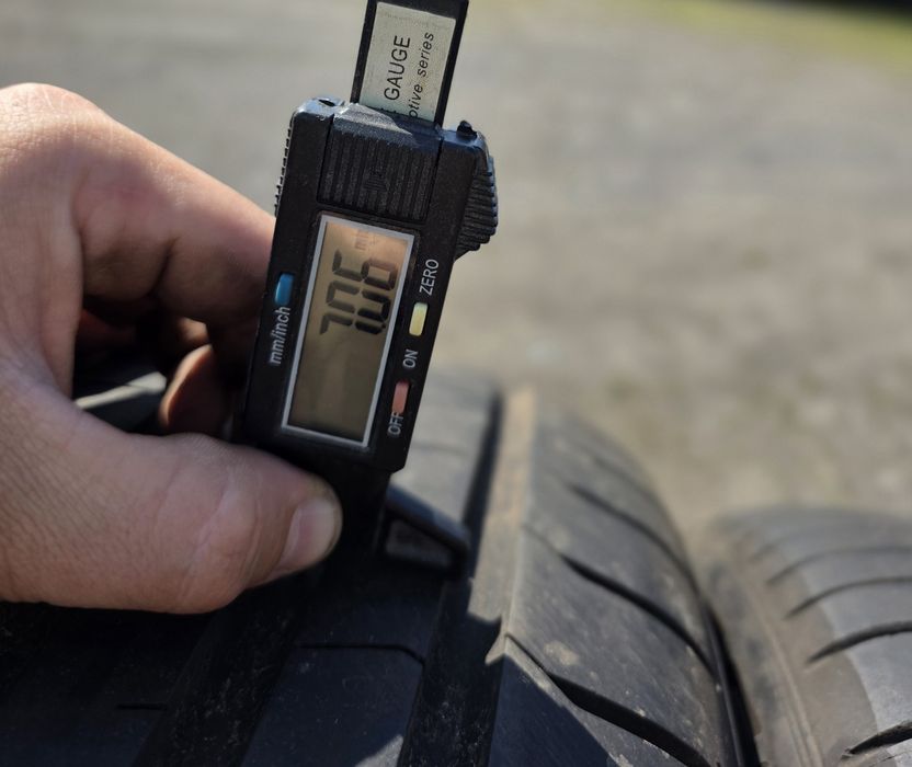 2023 ROK # 235/50R19 # Pirelli P ZERO # ~7mm / 6.5mm #Opony