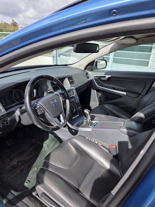 Volvo v60 D4 181cv