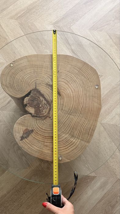 Mesa de centro em tronco de madeira – peça única (60 x 35 cm)