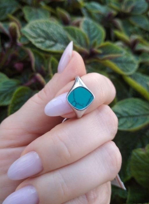 Срібна каблучка з натур. каменем, розмір 17