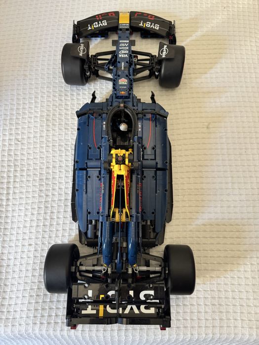 LEGO Technic Fórmula 1 Red Bull Racing – completo