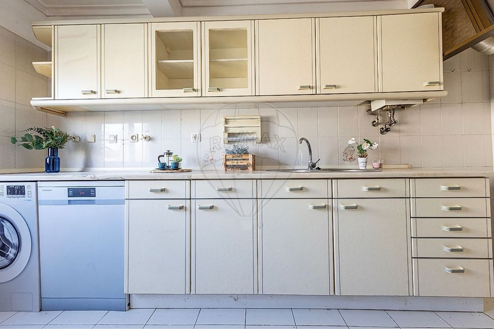 Móveis de cozinha com bancada de pedra