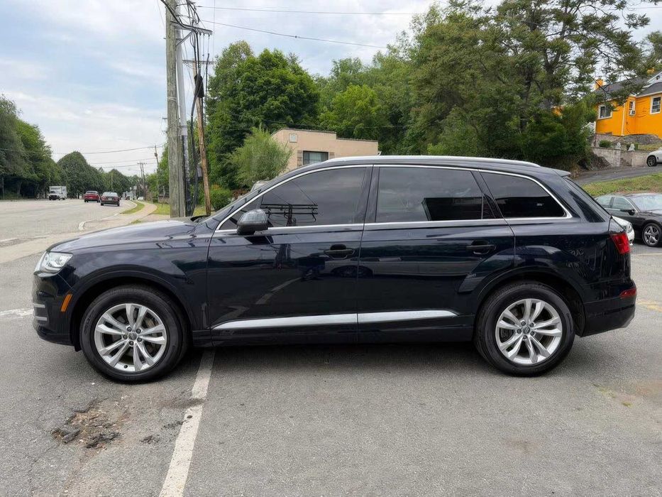Audi Q7      2017