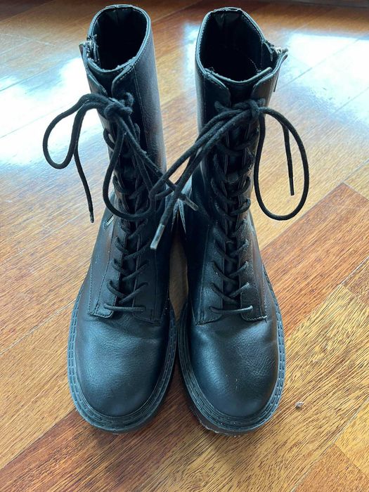 Bershka glany damskie 1216/660/040, rozmiar 38, wkładka 24,6 cm
