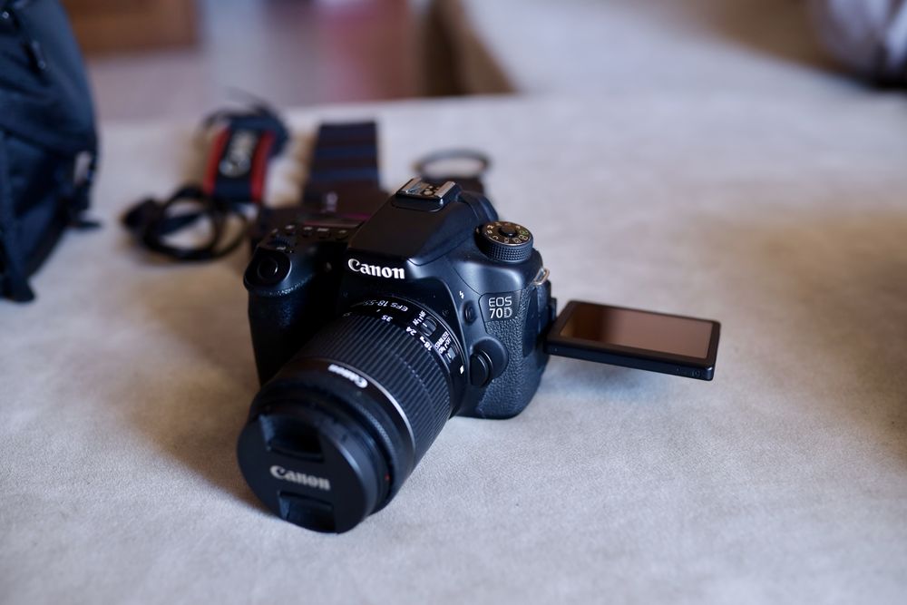 Canon 70D + 18-55mm IS