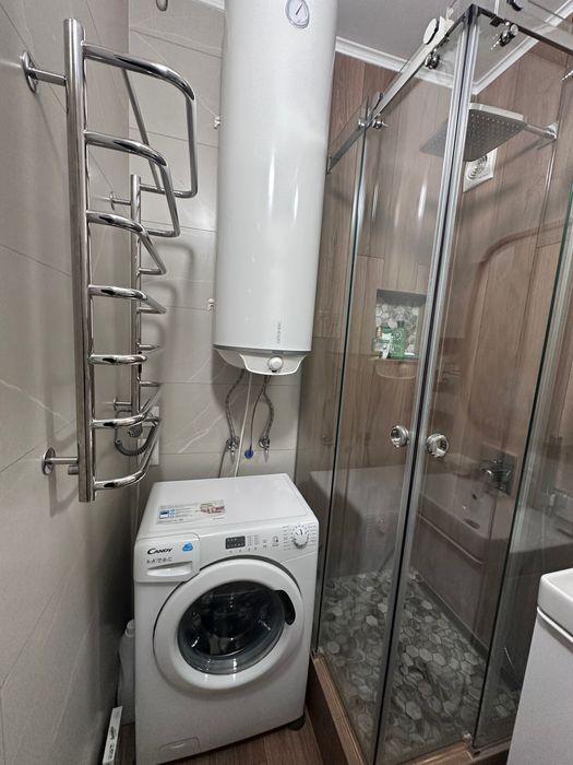 Двокімнатна квартира з ремонтом в спальному районі Києва
