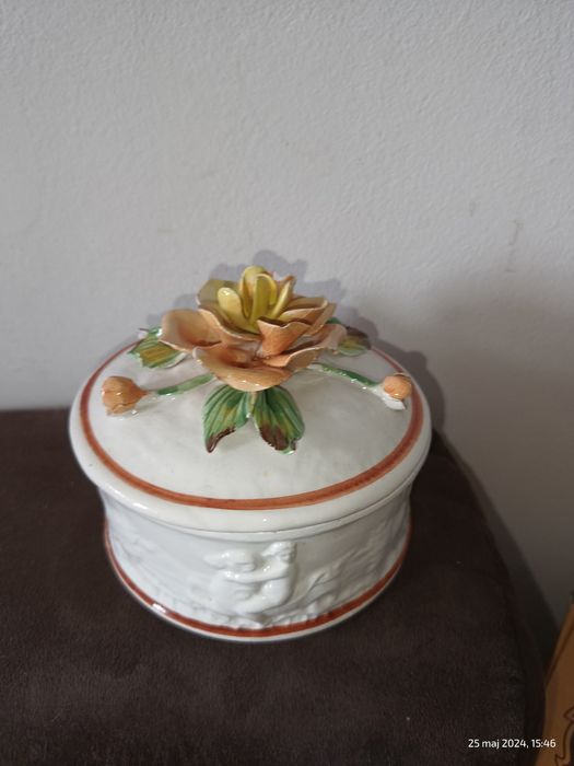 Szkatułka Włoska Porcelana