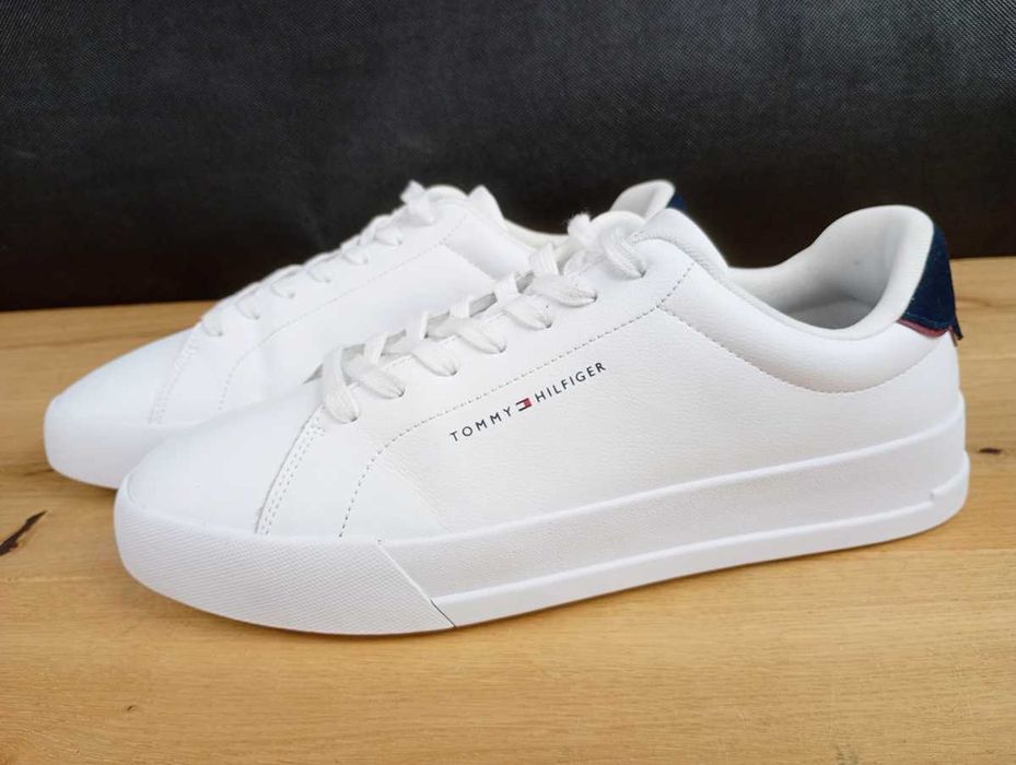 Sneakersy Tommy Hilfiger Th Court Lth Detail Ess, rozmiar 44
