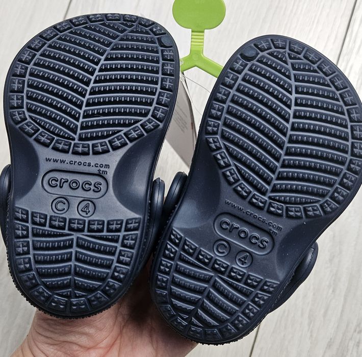 Crocs sandały klapki 4