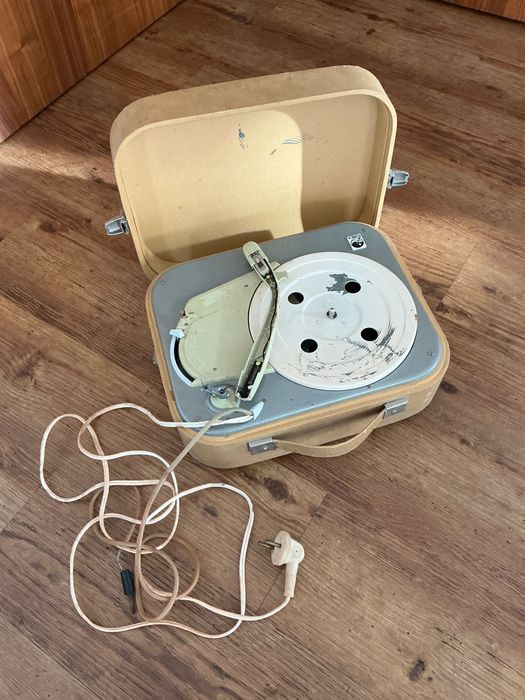 Gramofon walizkowy fonica
