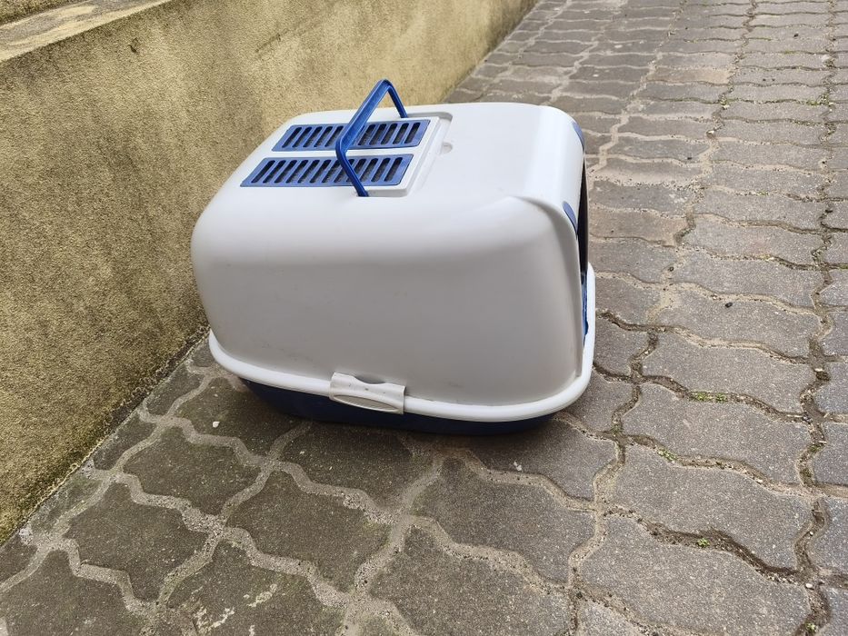 WC para gatos com porta e ventilação