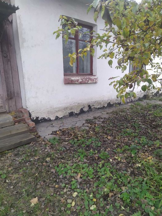Продам пів будинку
