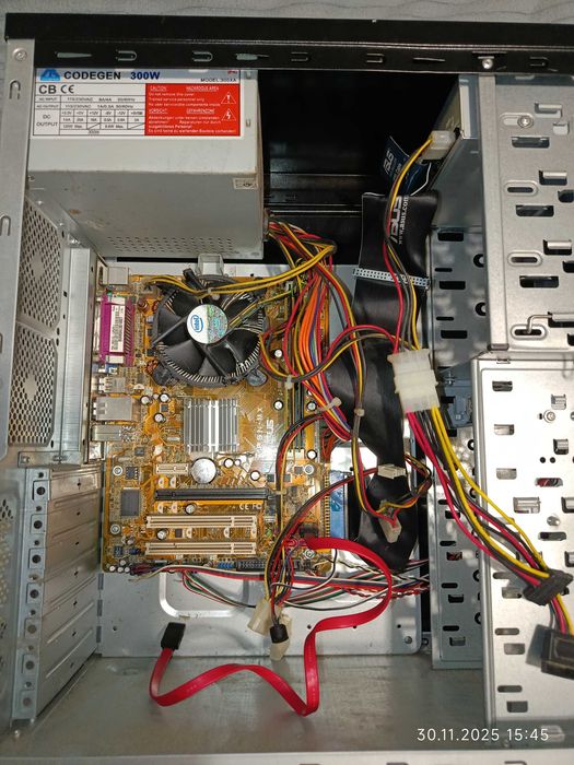 Системний блок до комп'ютера