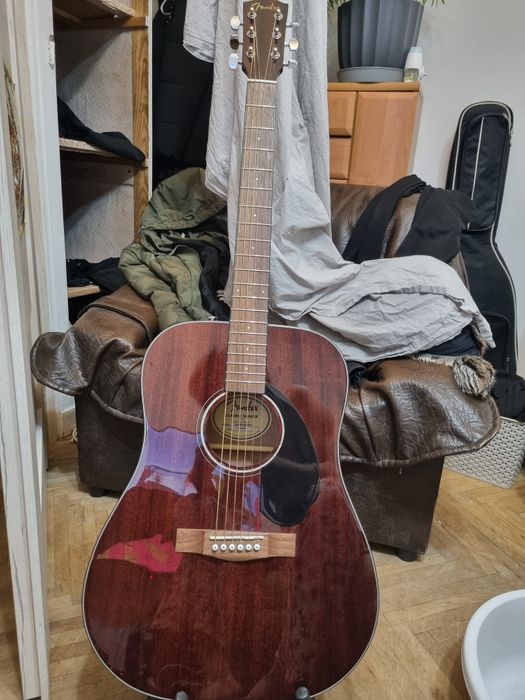 Sprzedam gitarę akustyczną