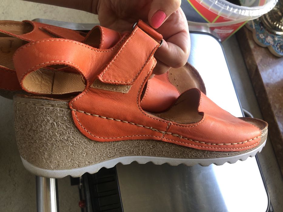 Sandały  buty skórzane Jarko na koturnie jak nowe 40 41 26 cm