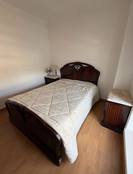 Cama de casal Mogno 140x190 (venda URGENTE)