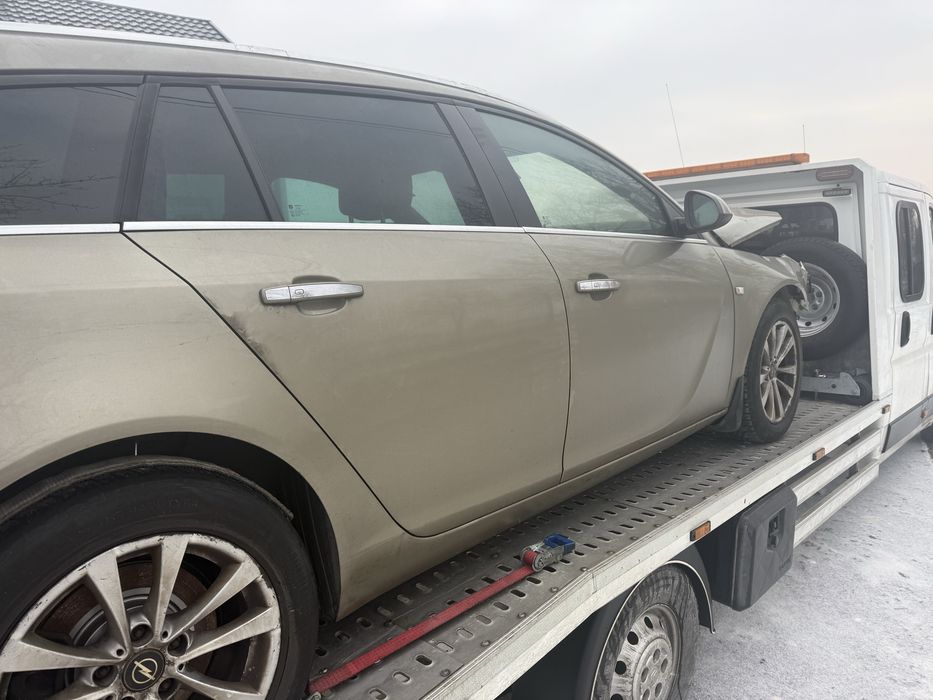 Opel insignia A drzwi prawy przód tył tylne przednie Z30w kompletne kombi