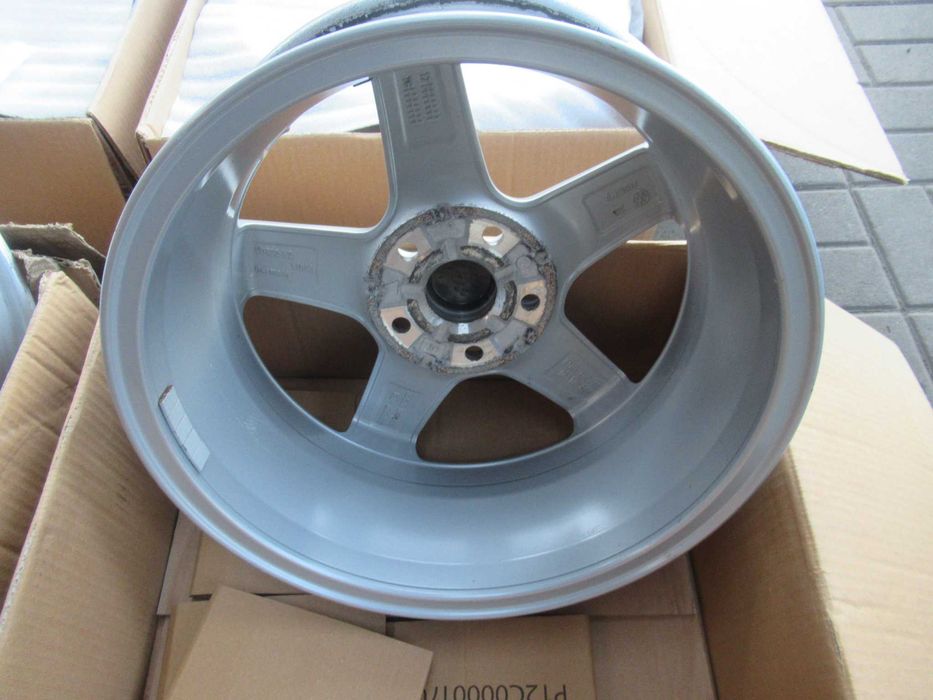 Felgi 16 VW Caddy Golf 7 VII oryginał 5G0601025CE