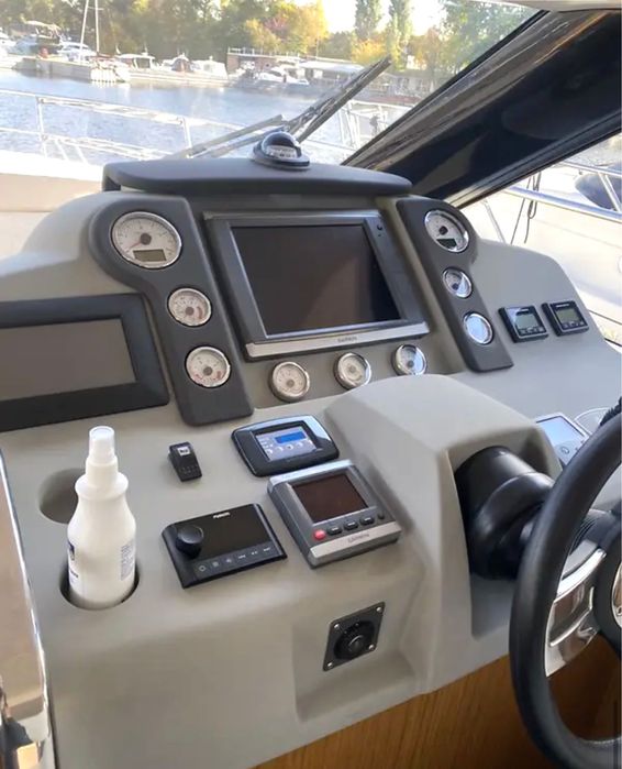 Яхта Bavaria 42 Virtes