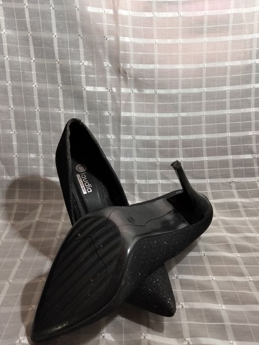Sapatos de Salto Alto Pretos com Brilho (Claudia) – Tam. 37 – Como Novos
