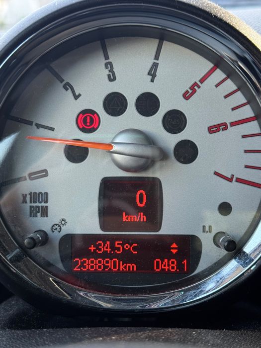 Mini cooper 1600d520255698297825285