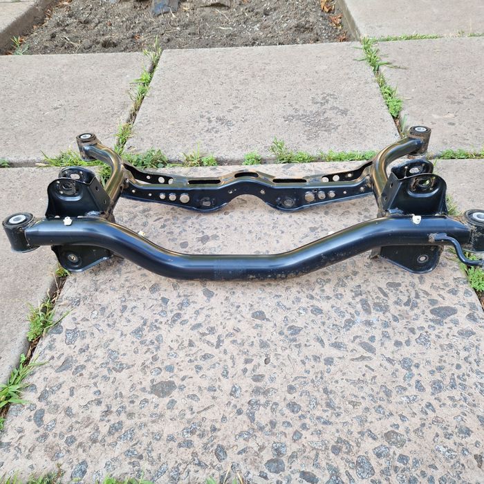 Подрамник задній passat b 7 2013рік Європа