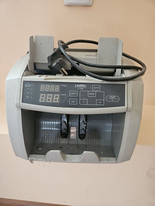 Лічильник купюр Laurel J-700