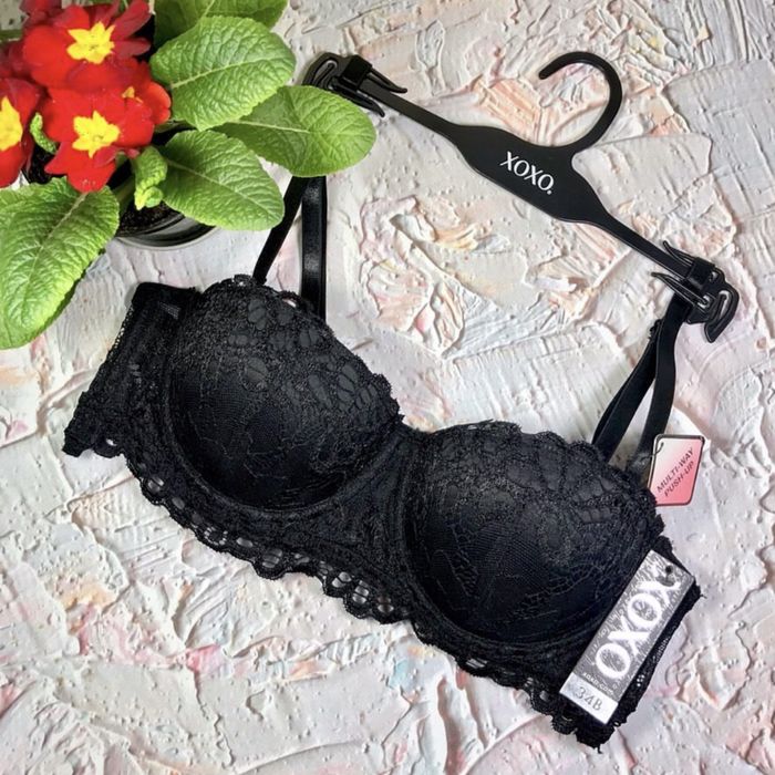 Бюстгалтери, трусики, жіноча білизна відомих брендів