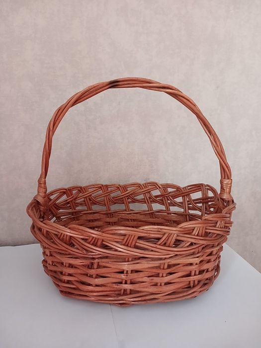 Корзина з лози овальна