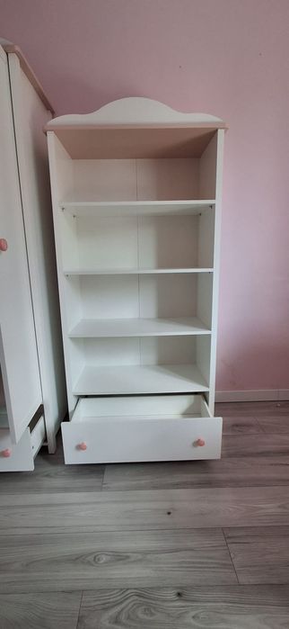 Zestaw mebli dla dziewczynki