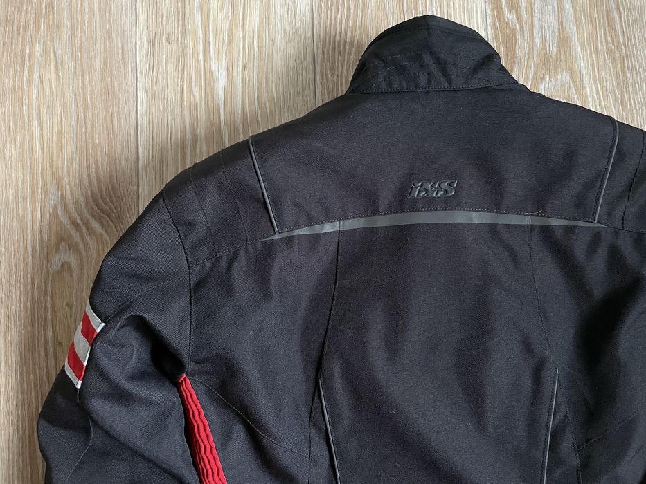 IXS. Дуже гарна жіноча мотокуртка в стані НОВОЇ ! S  розмір