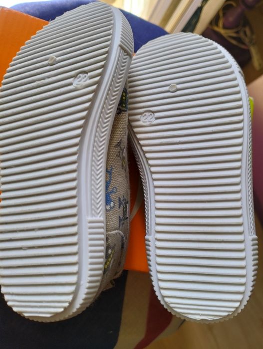Buty, kapcie dziecięce rozmiar 22.