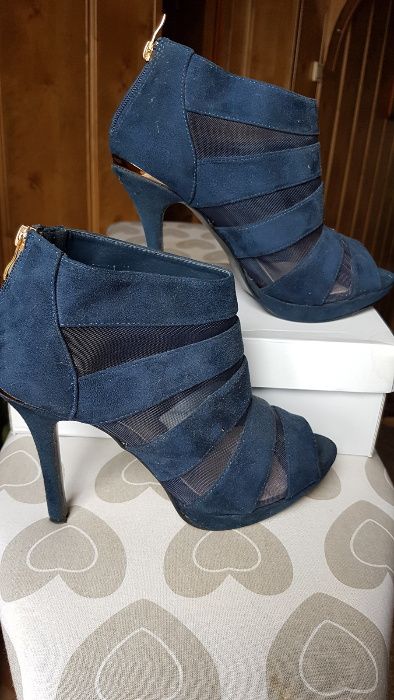 Buty r 41 zamszowe wys obcas niebieskie,