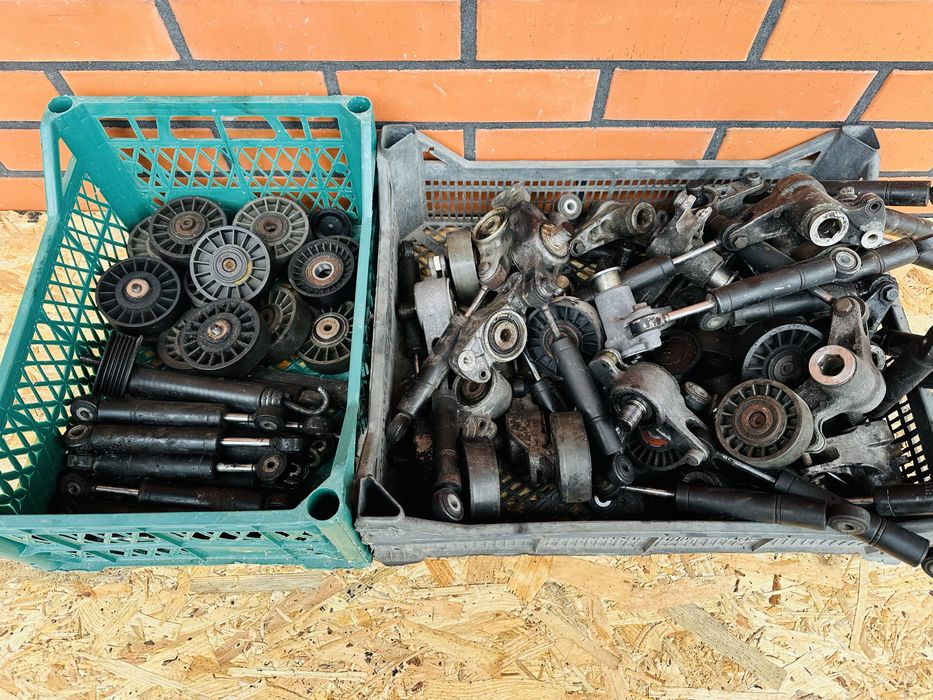 Натяжний механізм Ремня Мерседес 190 124 202 210 Віто Спрінтер