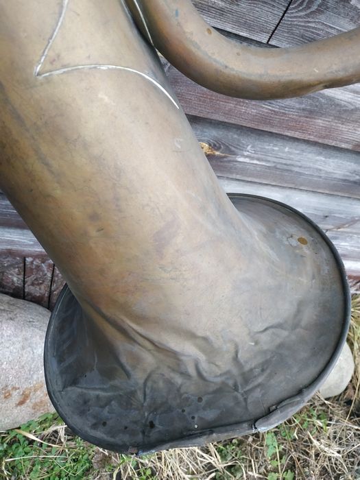 Duży retro mosiężny róg waltornia dekoracja rekwizyt do sesji zdjęciow