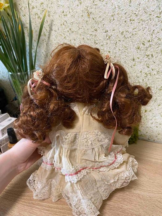 Порцелянова лялька колекційна