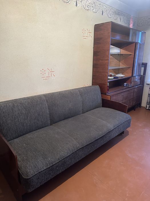 Віддам шафу стінку диван