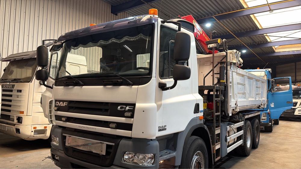 Daf 85/510 6x4 com grua e bascula