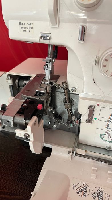Оверлок Janome 210D в идеальном состояни