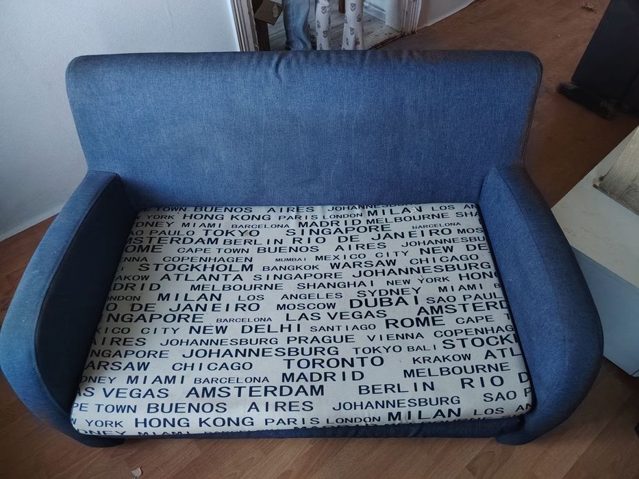 Oddam za darmo łóżko widoczne na zdjęciu, wymaga odświeżenia. Odbiór i zniesienie we własnym zakresie.