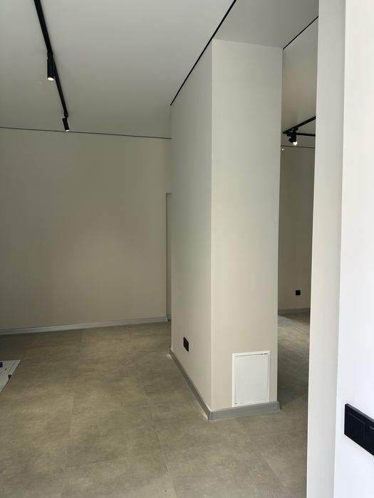 Продам комерційне приміщення центр міста вул .Л.Украінки