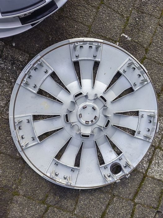 Kołpaki 16 cali Audi Komplet Oryginalne Czarne A1 A3 A4