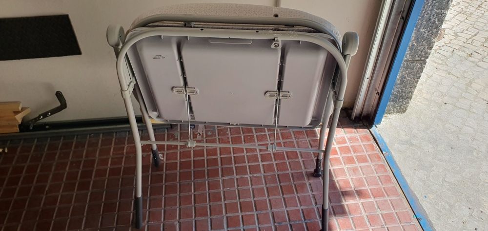 Banheira e muda fraldas Chicco