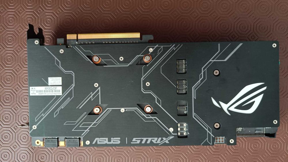Asus ROG Strix GTX 1070 Ti gaming advanced