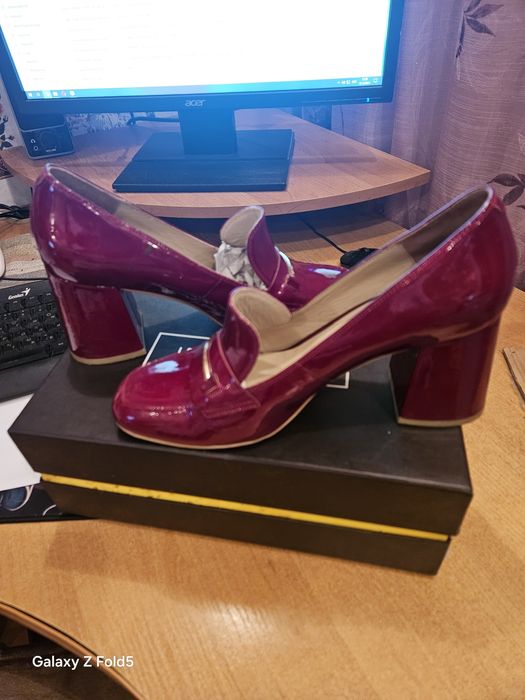 Лакові бордові туфлі antonio biaggi 38 розмір
