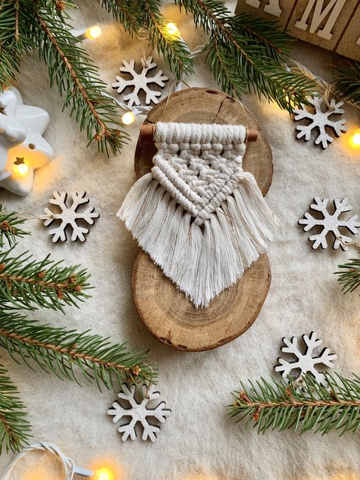 Świąteczne zawieszki na choinkę bombki makrama